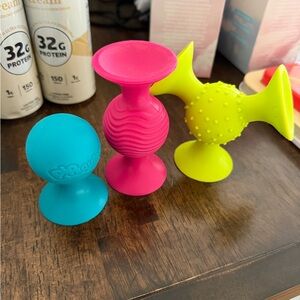 Fat Brain Toys Pip Squigz